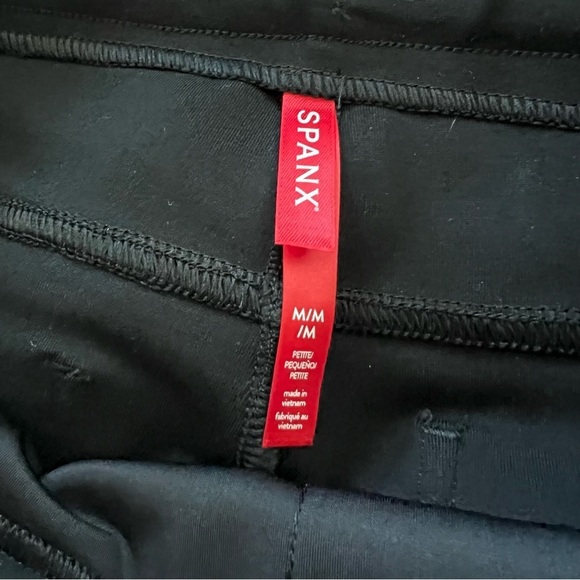 New SPANX The Perfect Black Pant Ankle 4-Pocket NWT Casual Women’s Medium Petite - Picture 10 of 12